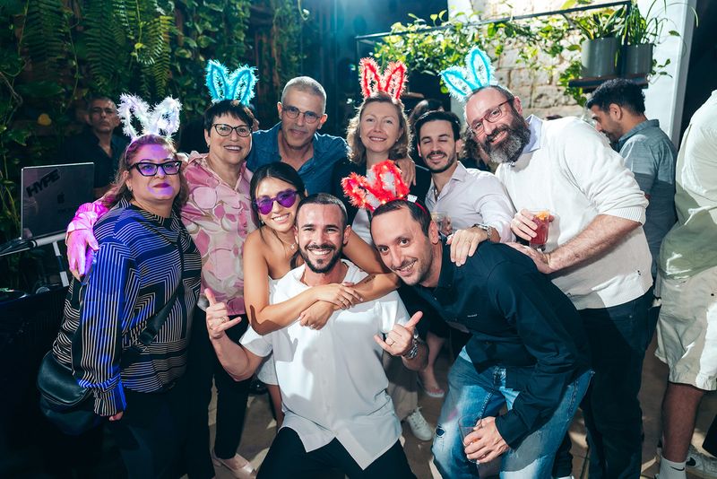 נעמה ואורי — לורנס, יפו · תמונה 87 מתוך 96